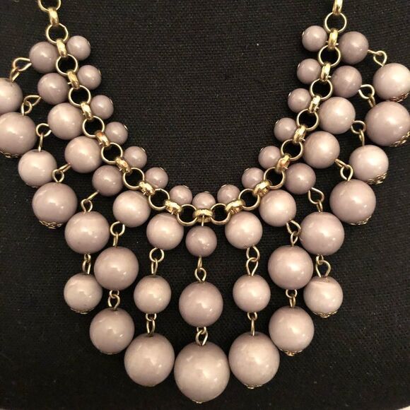 💝Statement Bib Necklace - Picture 3 of 4